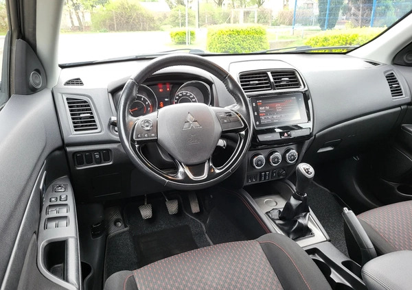 Mitsubishi ASX cena 66700 przebieg: 102000, rok produkcji 2018 z Żyrardów małe 232